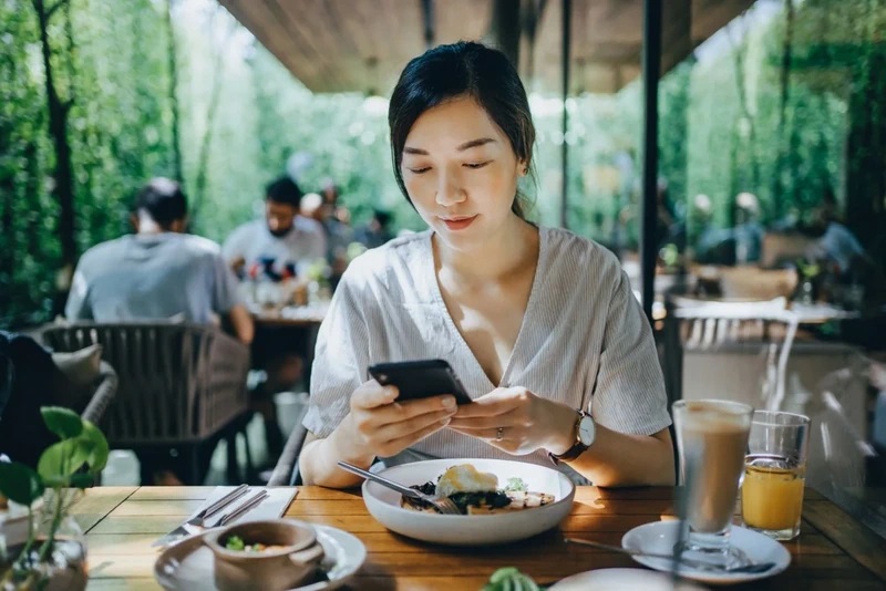 How Social Media Shapes Organic Food Sales